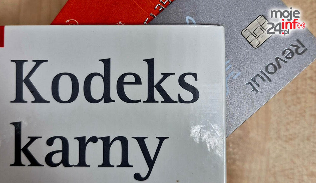 Usłyszał 14 zarzutów za posługiwanie się cudzą kartą bankomatową